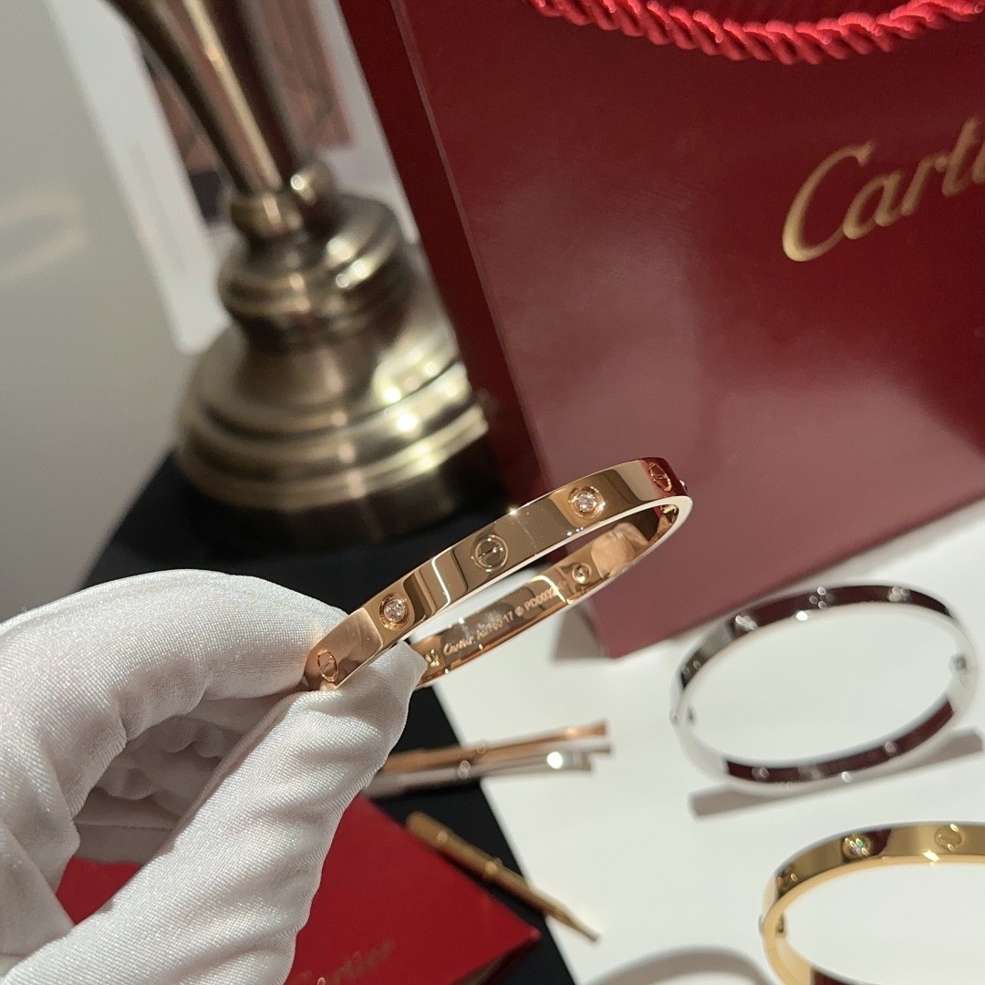 Cartier 4 Diamonds Love Bracelet