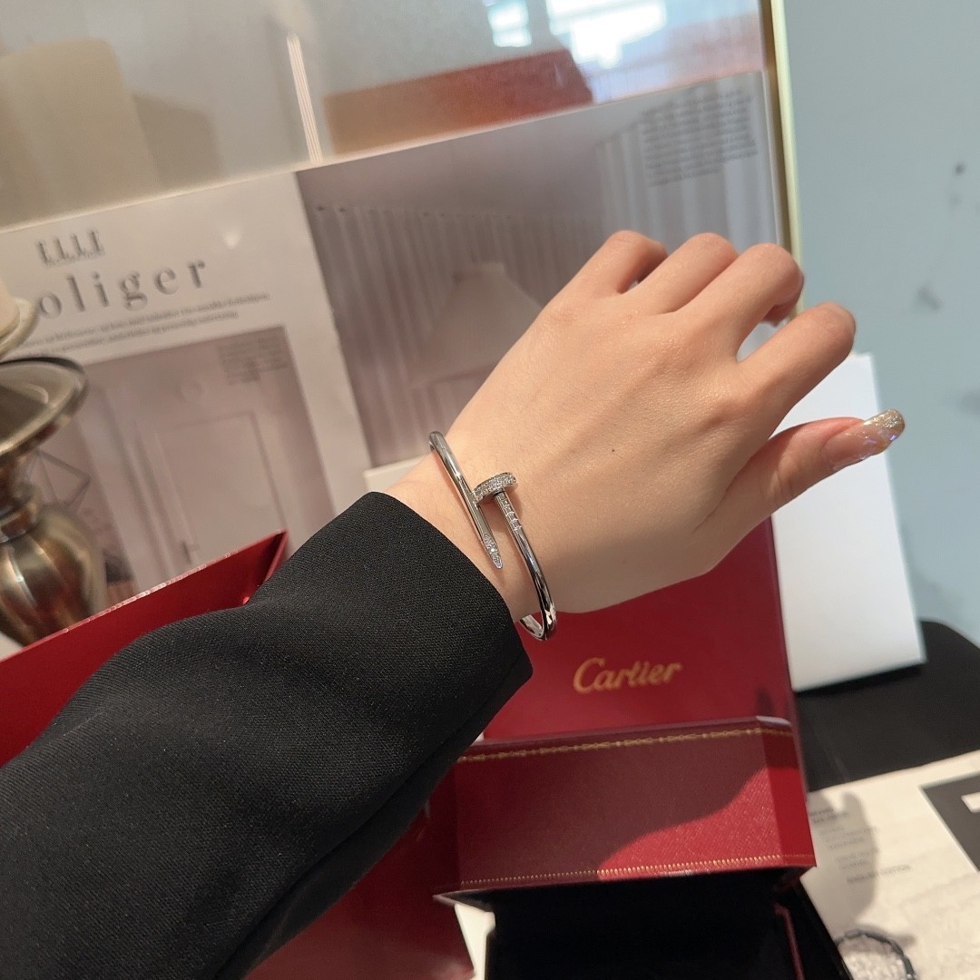 Cartier Diamond Juste un clou Bracelet