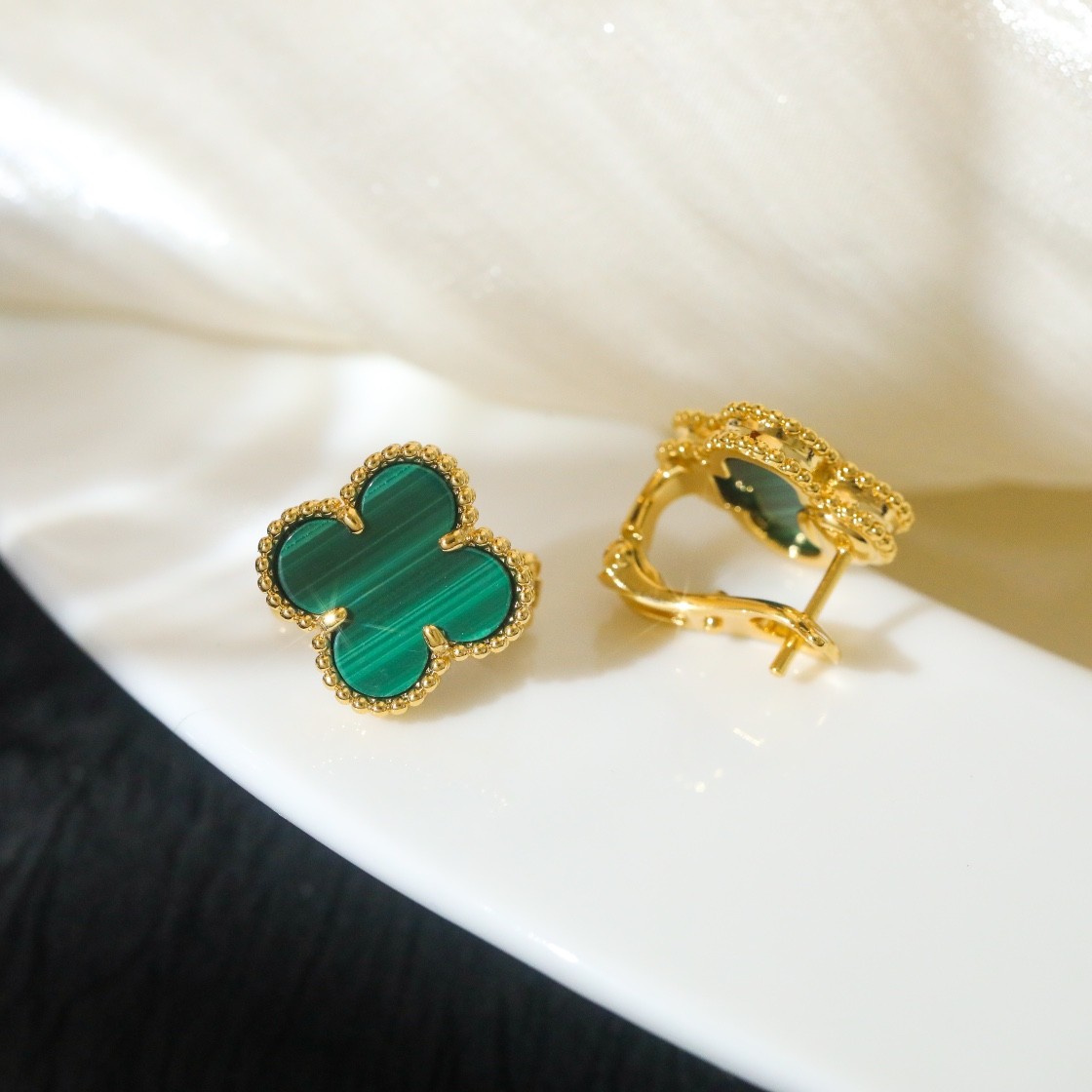 Van Cleef & Arpels Vintage Alhambra Earrings Yellow Gold, Malach