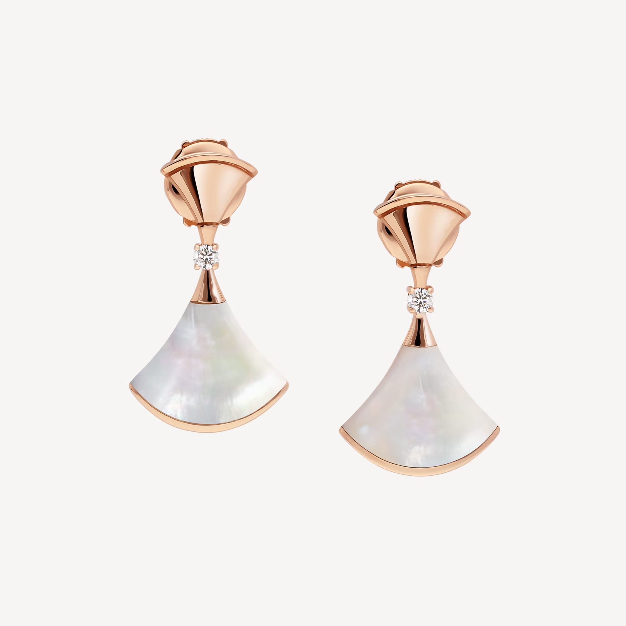 Bulgari Diva's DREAM Earrings Rose Gold With Mother-of-pearl and