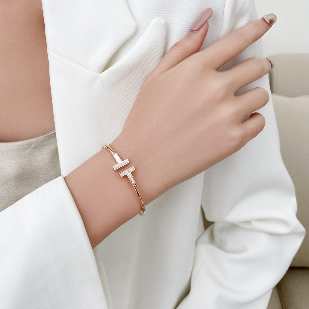 Tiffany T Bracelet in Rose Gold with Mother-of-pearl and Diamond