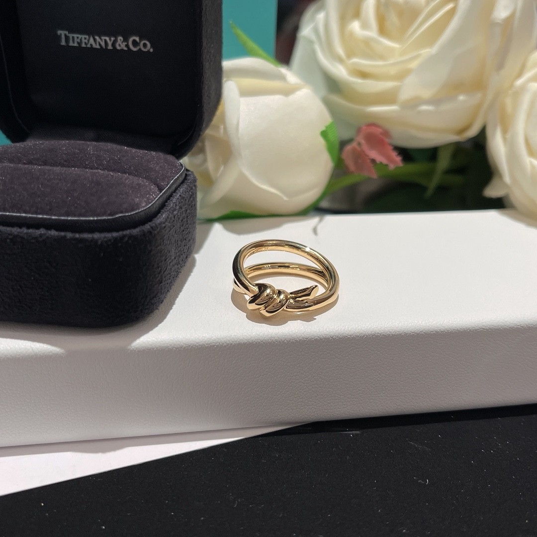 Tiffany Knot Double Row Ring in 18k Gold