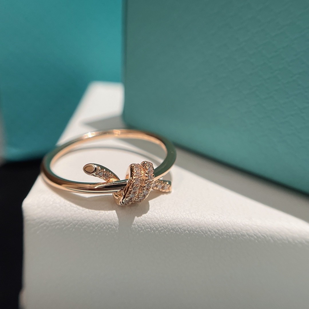 Tiffany Knot Ring in 18k Gold with Diamonds