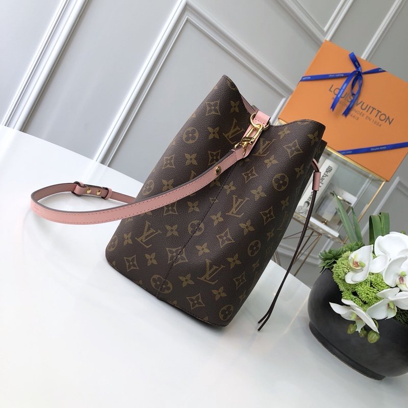 Louis Vuitton Neonoe M44022